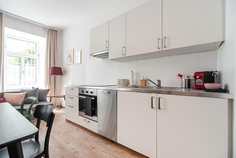 Colorful Apartment Facing Green Courtyard ウィーン エクステリア 写真