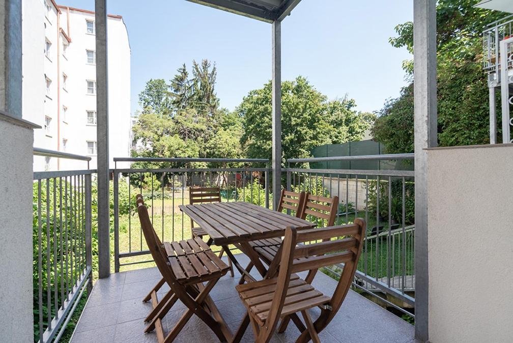 Colorful Apartment Facing Green Courtyard ウィーン エクステリア 写真