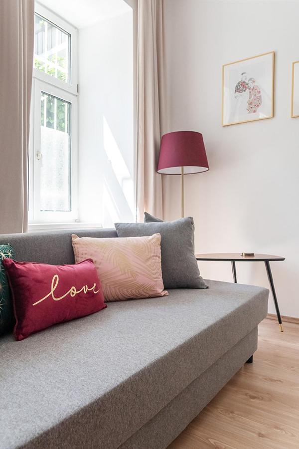 Colorful Apartment Facing Green Courtyard ウィーン エクステリア 写真