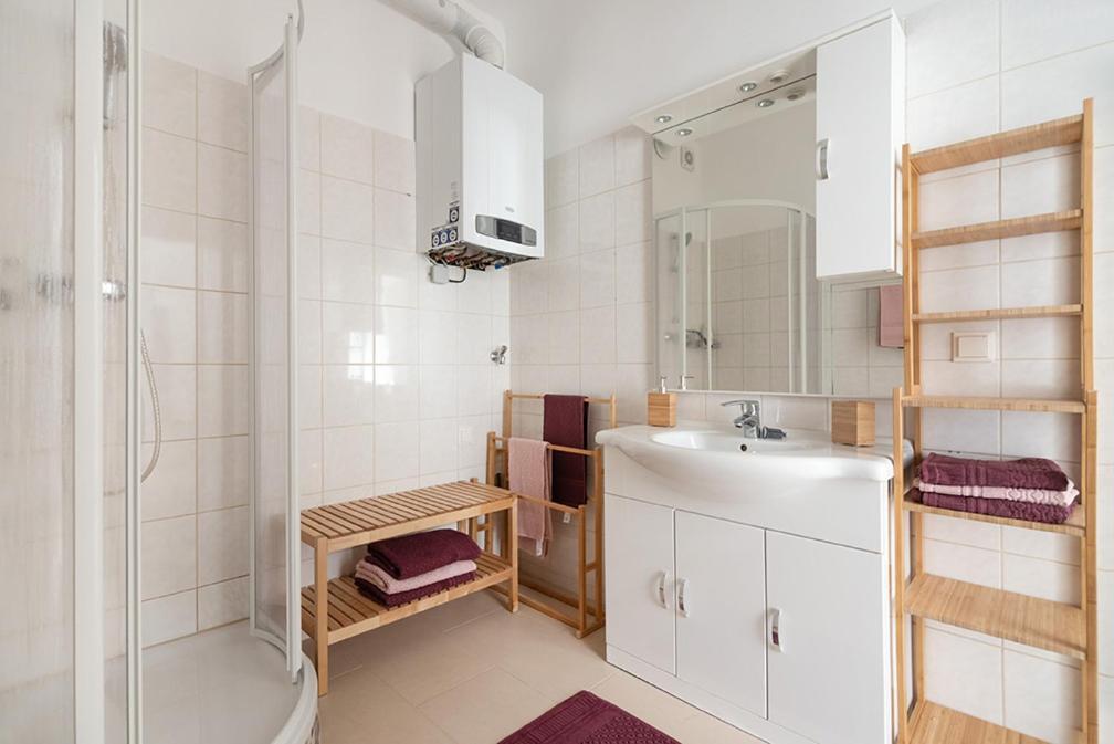 Colorful Apartment Facing Green Courtyard ウィーン エクステリア 写真
