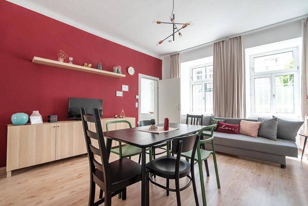 Colorful Apartment Facing Green Courtyard ウィーン エクステリア 写真