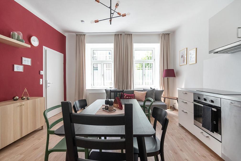 Colorful Apartment Facing Green Courtyard ウィーン エクステリア 写真